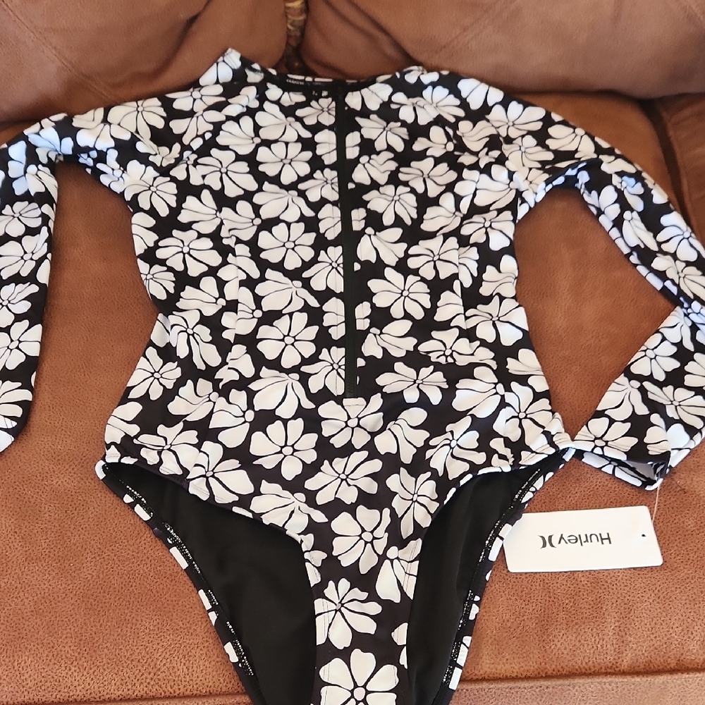 Hurley Black & White Floral Long-Sleeve One-Piece - Picture 12 of 13
